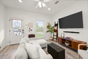 Walk to LSU | Pet-Friendly Stay Near Tiger Stadium - Image 4