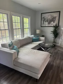 Charming Home across from Lake Erie - Image 4