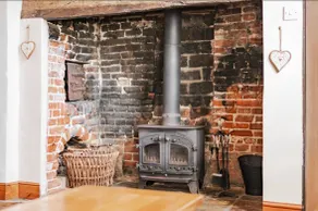 Hitchens Cottage - Image 2