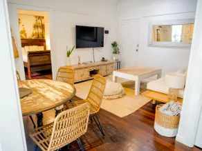 Cosy Cottage with Private Garden - Walk to Town - Image 3