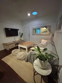 Cosy Cottage with Private Garden - Walk to Town - Image 5