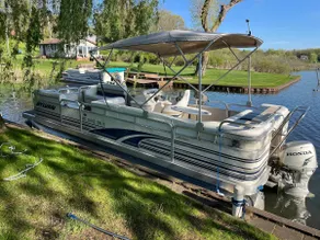 Golf simulator, Jungle Arcade, Boat, Gas Fire, WFH - Image 4