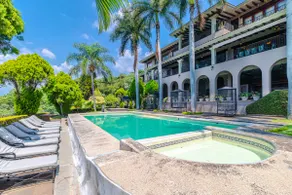 Luxurious house, spectacular view and pool for 20 people - Image 4