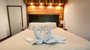 Pet Friendly, 3BR Retreat, King Bed & Hot Tub - Image 2