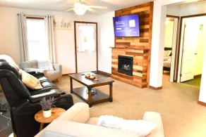 Pet Friendly, 3BR Retreat, King Bed & Hot Tub - Image 4