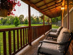 Maple Villa ·Brand New Jacuzzi · Axe Range · Pet- Friendly near Cook Forest - Image 5
