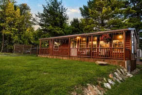 Maple Villa ·Brand New Jacuzzi · Axe Range · Pet- Friendly near Cook Forest - Image 2