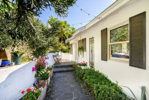 Light Filled Artist Bungalow | Hollywood Hills - Image 3