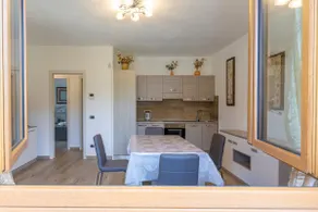 Apartamento con terraza y jardín | Vistas a la montaña - Image 4