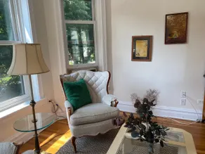 Steps from the Lake, Lovely 3-Bedroom Condo - Image 5