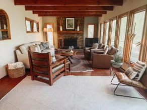 ”Serenity Peak” - Secluded Mid-Century Escape - Image 4