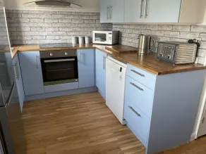 Stylish & Spacious 2 Storey, 3 Bed Apartment - Image 2