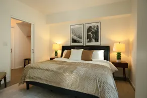 Zinnia - best location (King bed, parking, gym) - Image 3