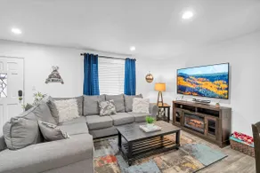 Cozy Den Retreat - Hot Tub - Game Room - BBQ - Fire Pit Min to Downtown Denver - Image 2