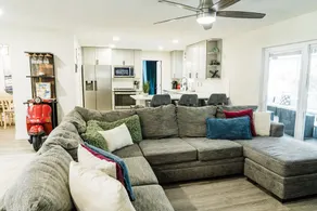 Mayfair Forrest Retreat With Pool And Game Room - Image 3