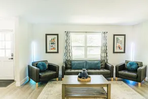 Mayfair Forrest Retreat With Pool And Game Room - Image 4