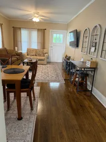 Cozy House, 2 bedrooms, enclosed porch - Image 2