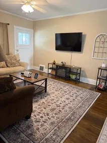 Cozy House, 2 bedrooms, enclosed porch - Image 4
