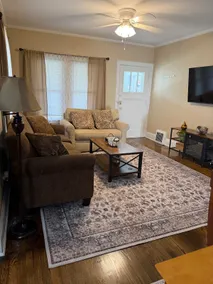 Cozy House, 2 bedrooms, enclosed porch - Image 3