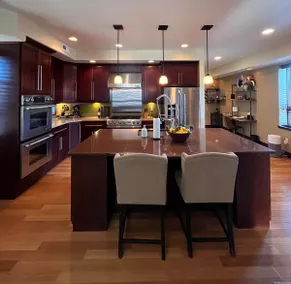 Lovely 2-bedroom loft w/fireplace & chef’s kitchen - Image 3