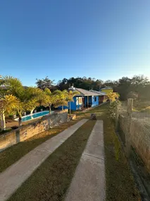 Vila Verde Chalés /Chalet with pool and nature. - Image 4