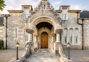 Lomond Castle Penthouse - Image 4
