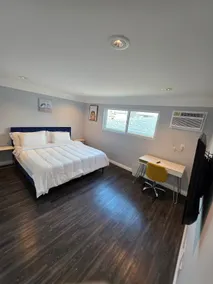 2 Bed 2 bath 2 parking, Sleeps 6 - Image 3
