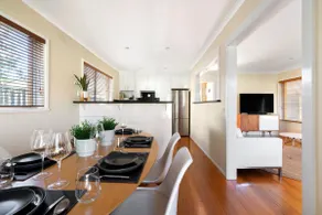 Spacious 3BR Home • Near CBD • Free Parking - Image 4