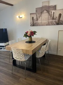 Pleasant 4 bedroom duplex in the city center - Image 5