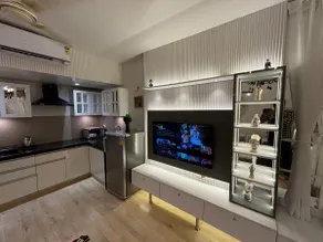 Plumex Eleganté- 1BR Luxe Studio in City Center - Image 3