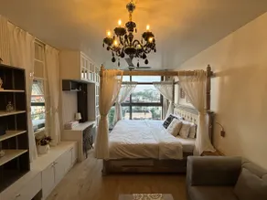 Plumex Eleganté- 1BR Luxe Studio in City Center - Image 2