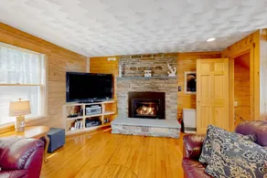 Huge 4BR Lakefront Dog Friendly | Dock - Image 4