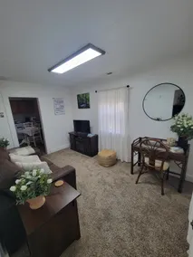 Cozy Country Cottage - Image 4