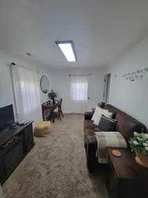 Cozy Country Cottage - Image 3