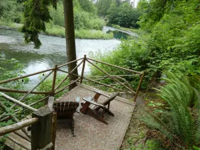 River Retreat w/3 Tiny Cabins - Image 2