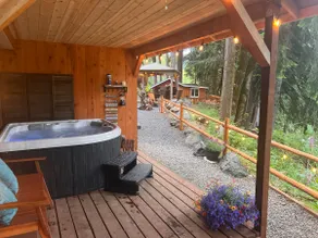River Retreat w/3 Tiny Cabins - Image 3
