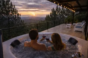 Spectacular Cabin with Ocean and Mountain Views and Jacuzzi - Image 4