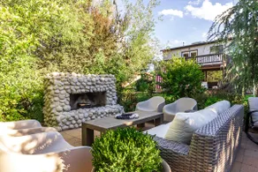 Skiers garden retreat -sauna, fireplaces, hot tub - Image 3