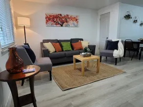 Entire 5BR Home w/Basement-Sleeps 10. - Image 5