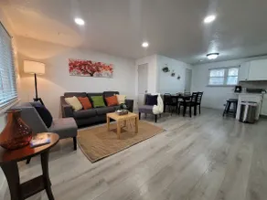 Entire 5BR Home w/Basement-Sleeps 10. - Image 2