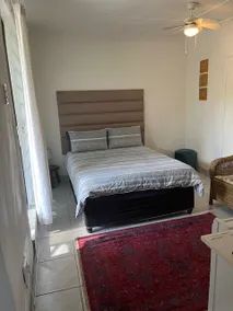 Welcoming One Bedroom Flatlet with Pool - Image 2