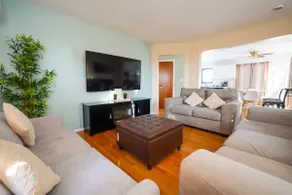 3 Story Beach Waterview, 3 KING bed, golf putting green! - Image 4