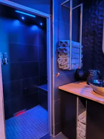 Luxuria Junior Suite with Spa & Hammam - Image 4