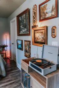 Private & Cozy 1 Bed/Bath Curated Guest Suite - Image 4