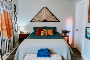 Private & Cozy 1 Bed/Bath Curated Guest Suite - Image 2