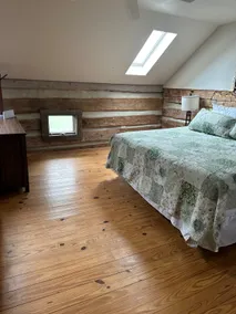 Cozy, private, 1 bedroom cabin w/beautiful view - Image 2