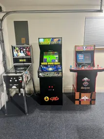 Hot tub w/ Arcade filled Game Room • King Bed• AC - Image 3