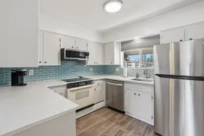 Kaia's Cozy Condo/KingBed/SouthHill/CoveredParking - Image 2