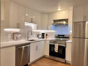Serene Mercer Island 3B Lower Unit near LR station - Image 2