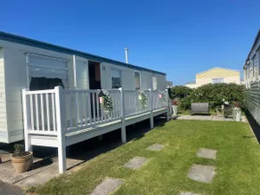 Cosy 3 Bedroom Caravan - Image 2